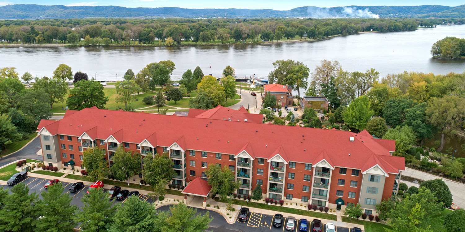 RiverPlace Apartments in La Crosse, WI